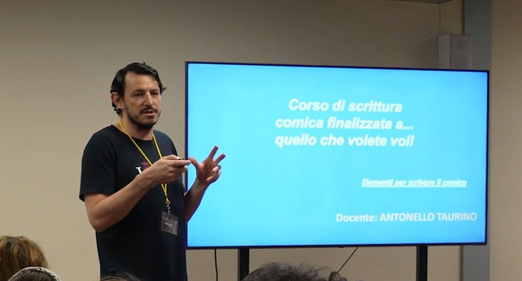 Antonello Taurino tiene un seminario di scrittura comico-creativa per gli studenti della Scuola Mohole